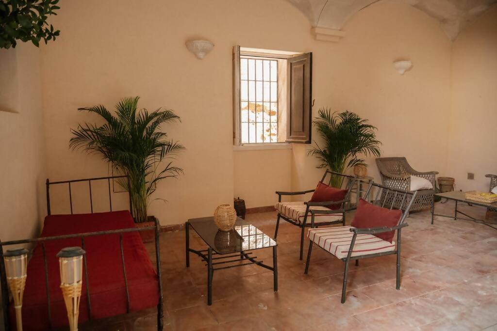 Casa Aguila Casco Antiguo Patio Privado Lägenhet Caces Exteriör bild