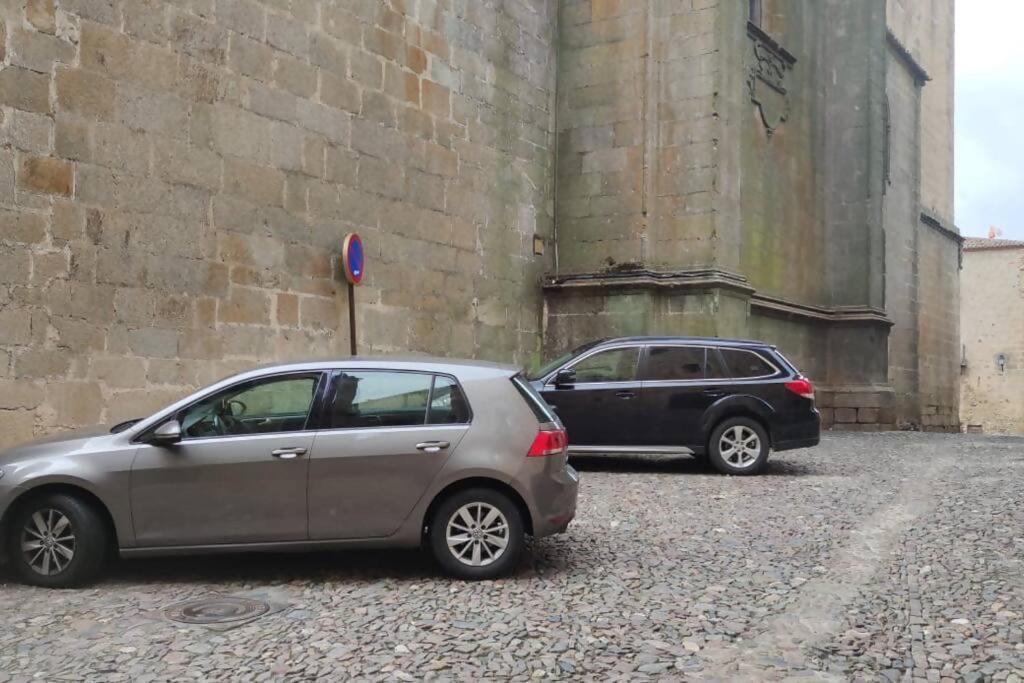 Casa Aguila Casco Antiguo Patio Privado Lägenhet Caces Exteriör bild