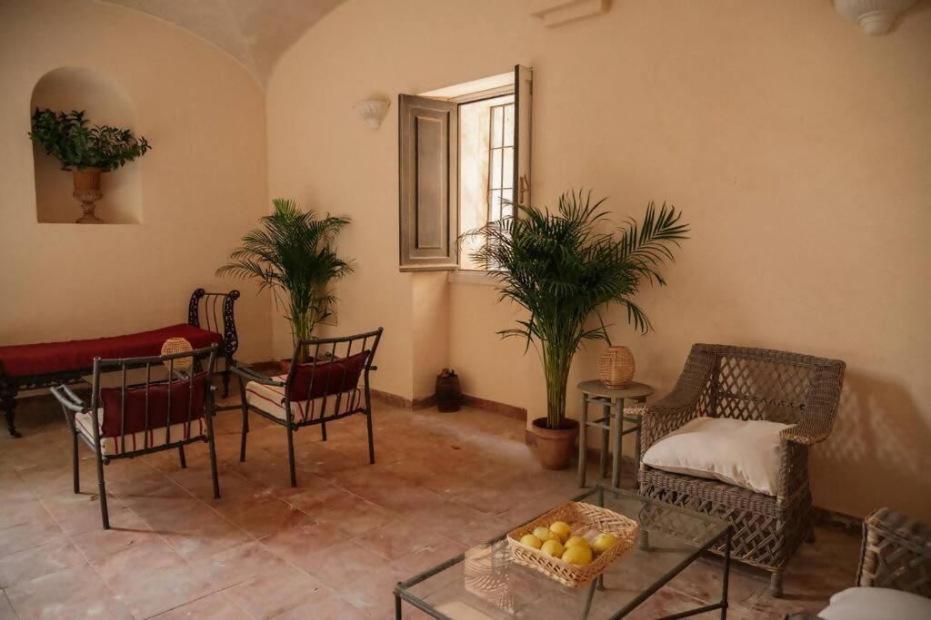 Casa Aguila Casco Antiguo Patio Privado Lägenhet Caces Exteriör bild